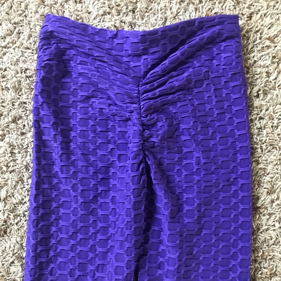 🔹3/$20 | 💜 Scrunch bottom, cheeky Leggings - Picture 2 of 3